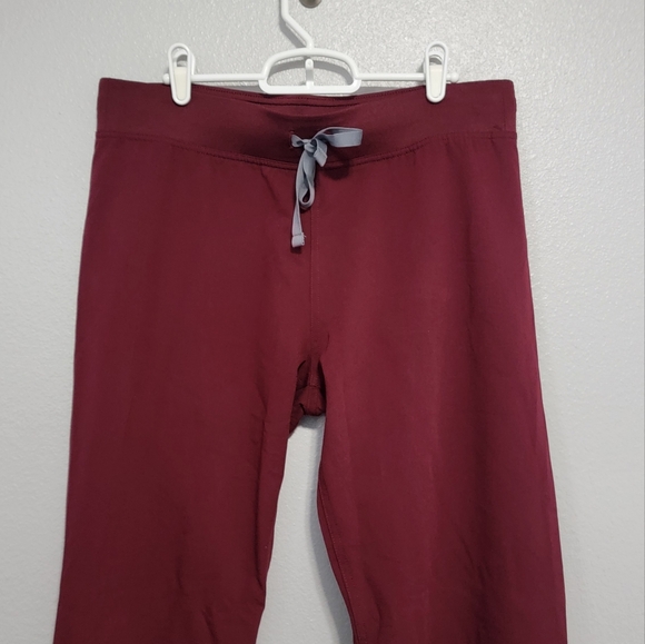 NWT Figs Livingston Basic Scrub Pants in Burgundy - Picture 3 of 5
